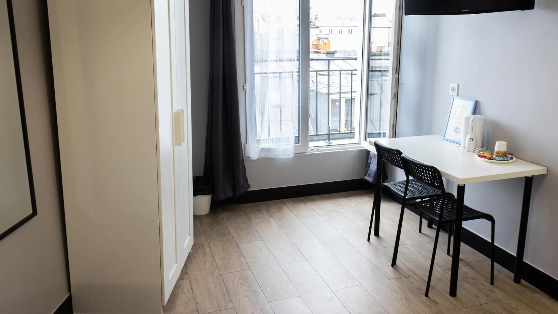 Hotel Luxia Paris